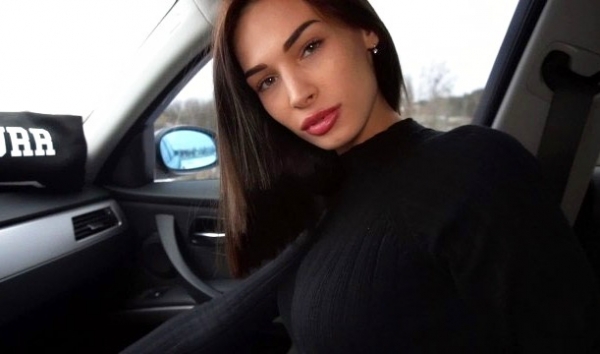 Russian Hitchhiker Pays Driver Sloppy Deepthroat Blowjob in Car