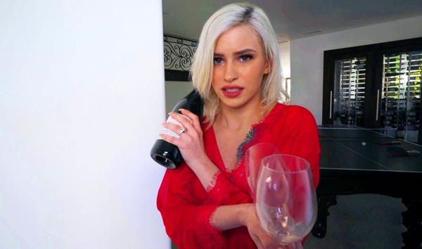 Cute Babe Enjoys Tender Massage Then Cums Hard from Awesome Home Fuck