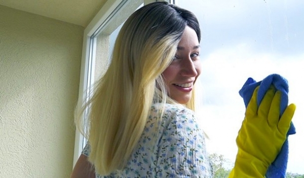 Russian Girlfriend Cleans Apartment for Homemade Hardcore Fuck