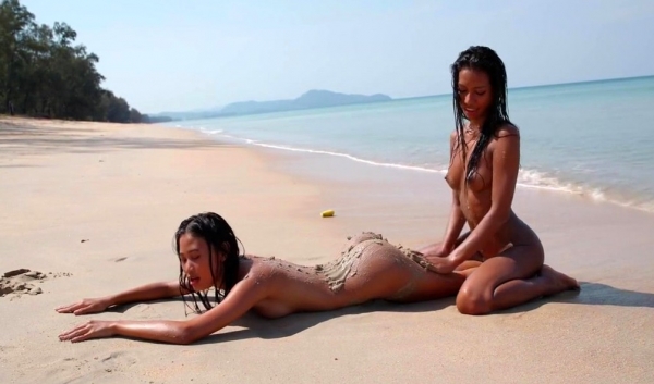 Hot Asian Lesbians Scissoring Licking Pussies on Beach Voyeur Jerk