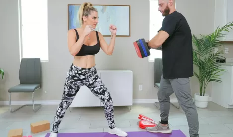 Hot Client Fucks Personal Trainer Instead of Boring Workout Creampie
